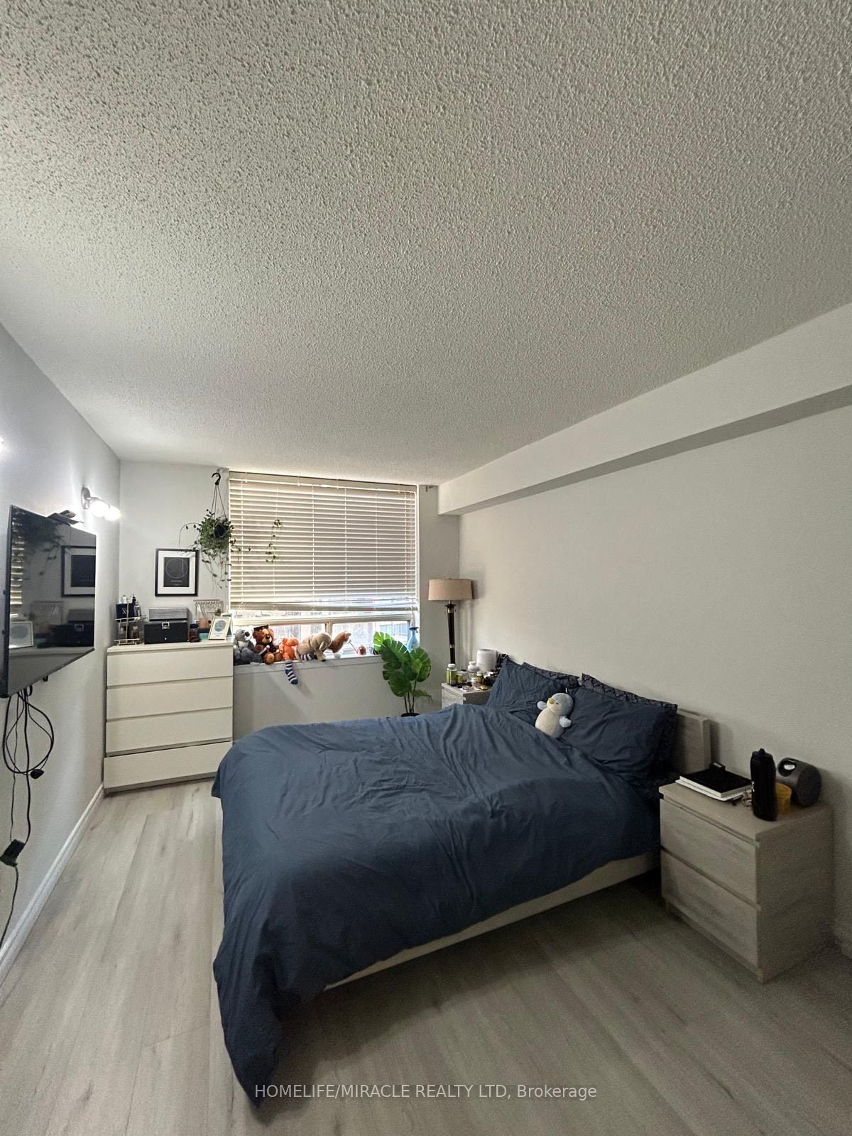 633 Bay St, unit 1510 for rent