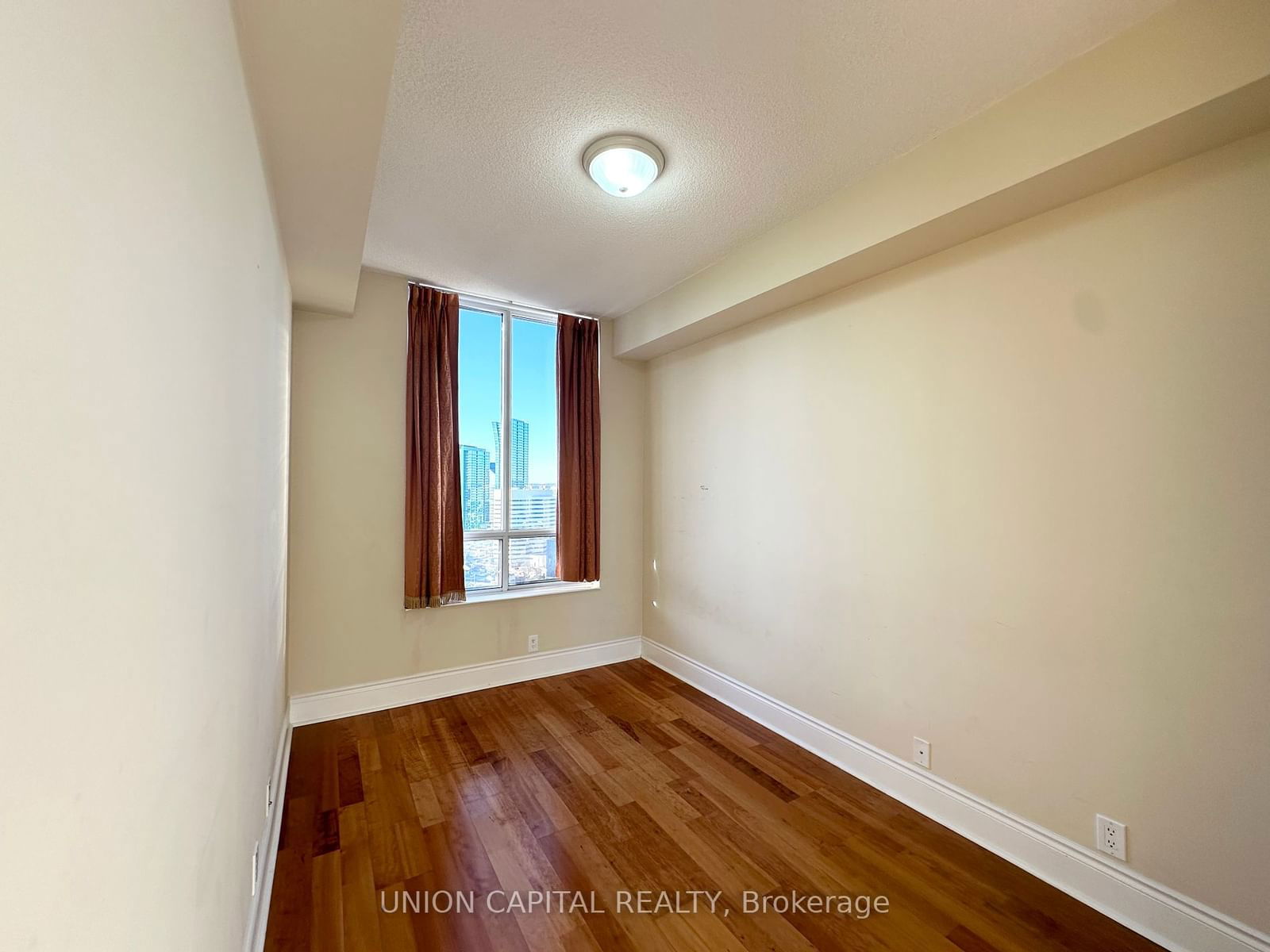 80 Harrison Garden Blvd, unit 2626 for rent