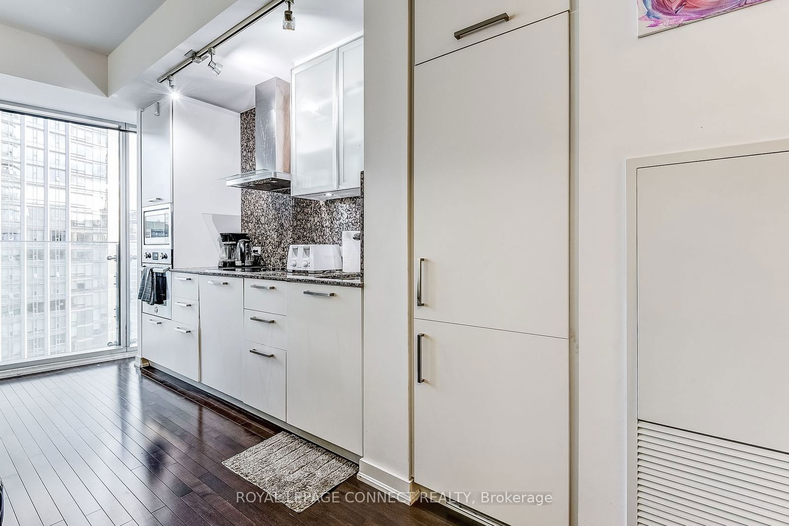 14 York St, unit 2804 for sale