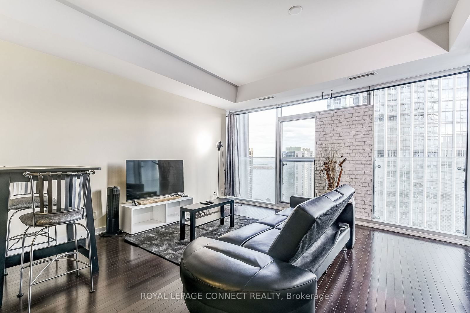 14 York St, unit 2804 for sale