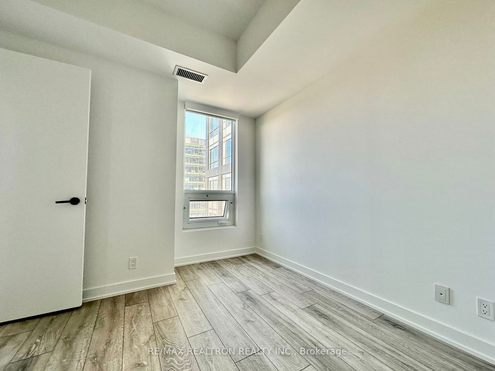 108 Peter St, unit 1621 for rent