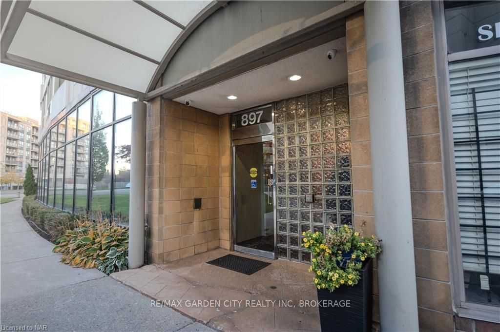 897 SHEPPARD Ave W, unit 202 for sale