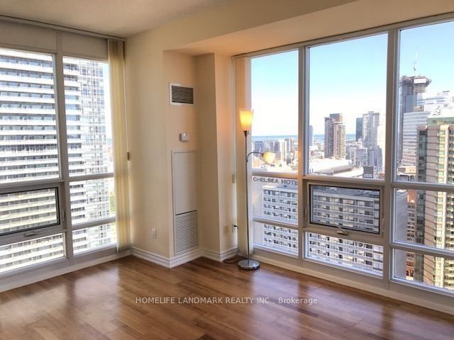 761 Bay St, unit 3205 for rent