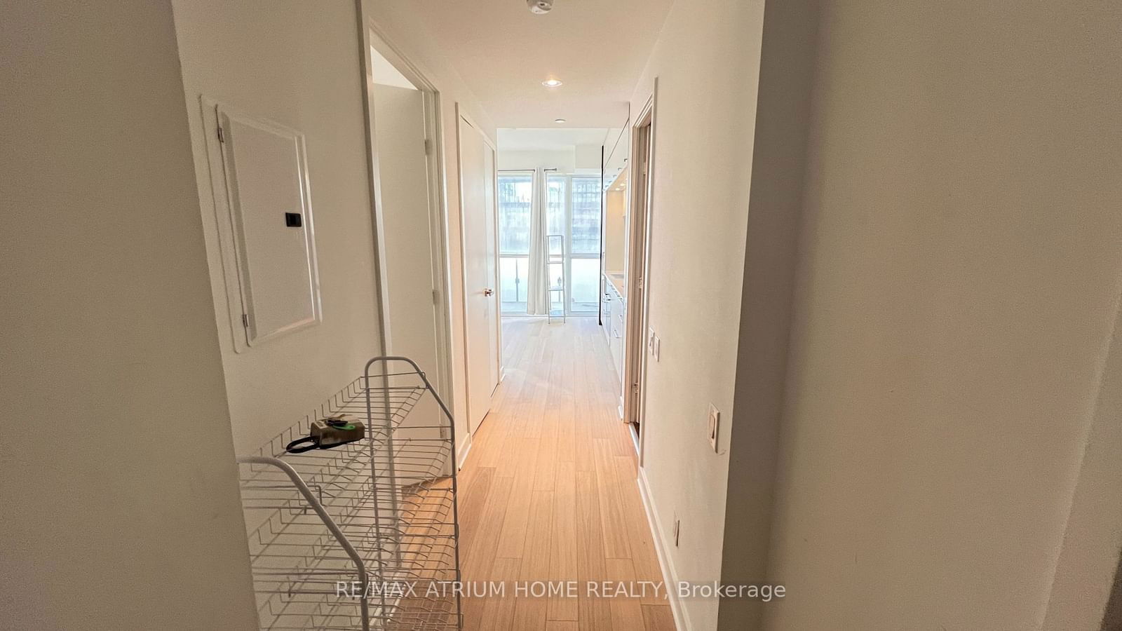 15 Grenville St, unit 2205 for rent