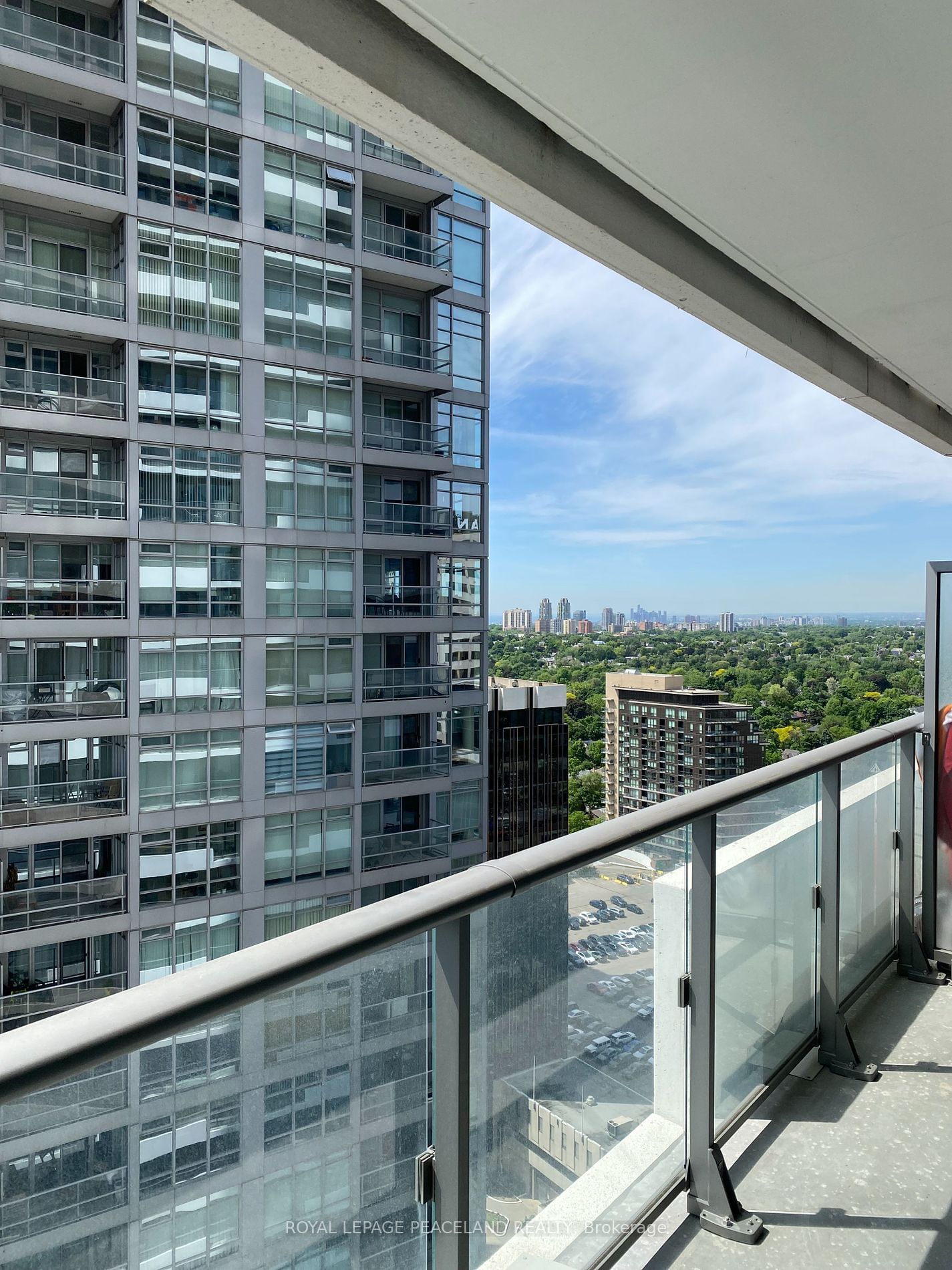 2221 Yonge St, unit 2304 for rent