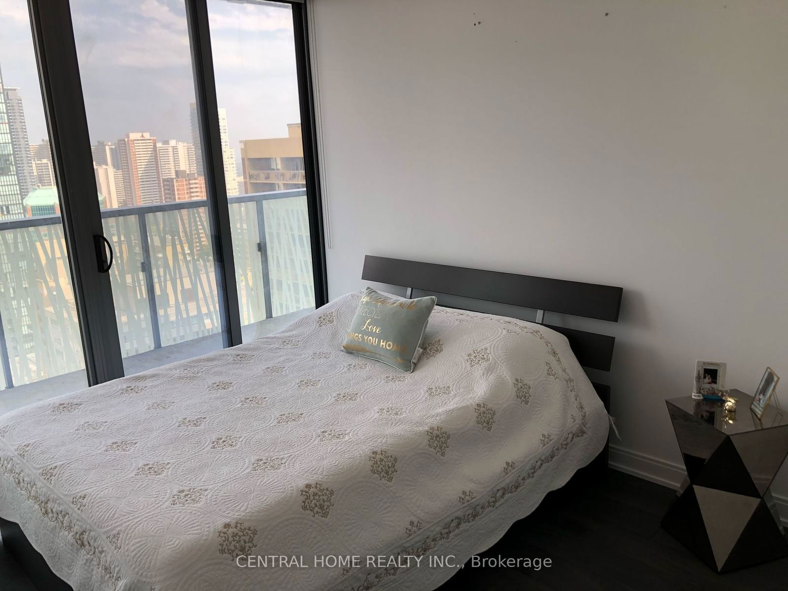 50 Charles St E, unit 2203 for rent