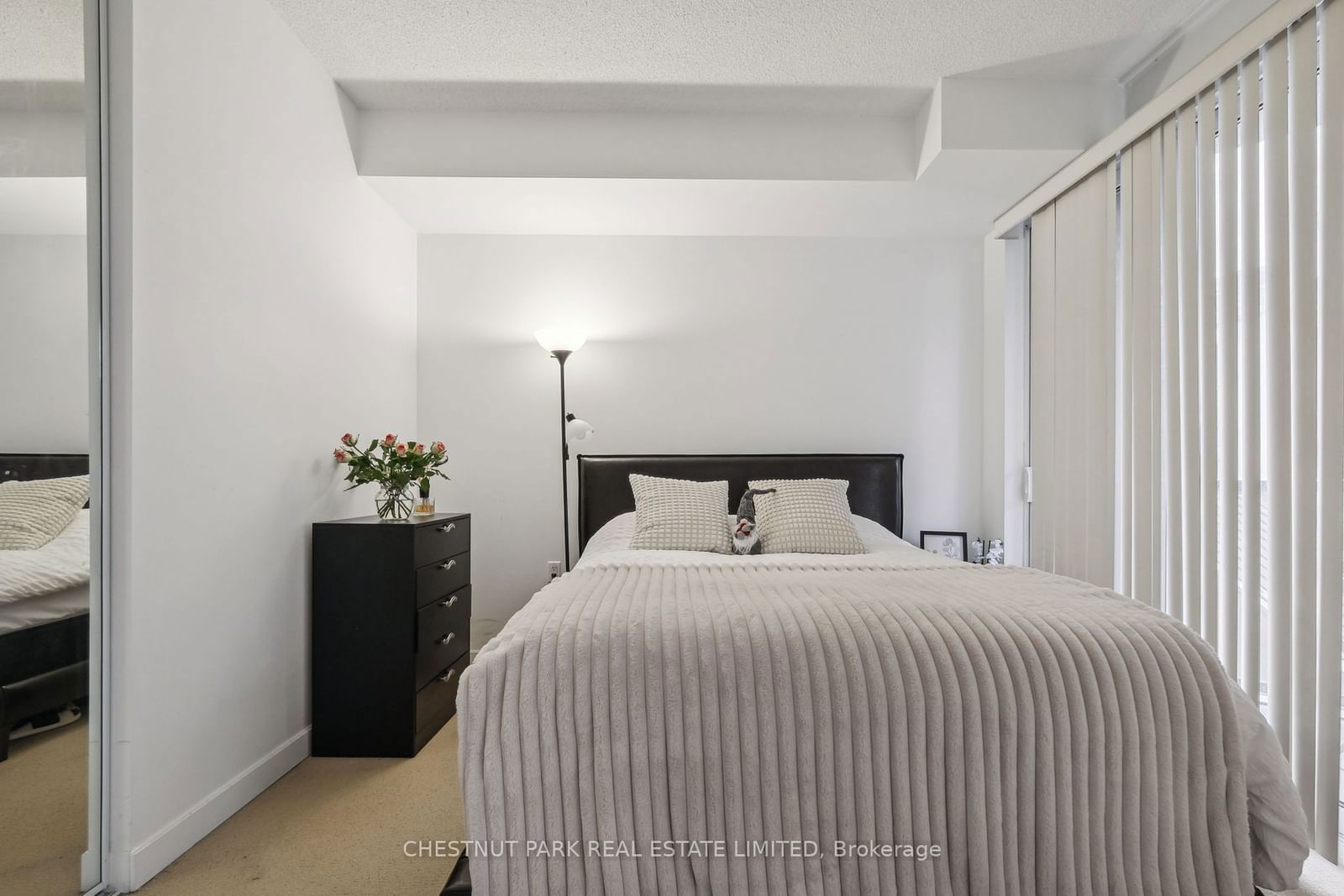 85 Bloor St E, unit 1014 for sale