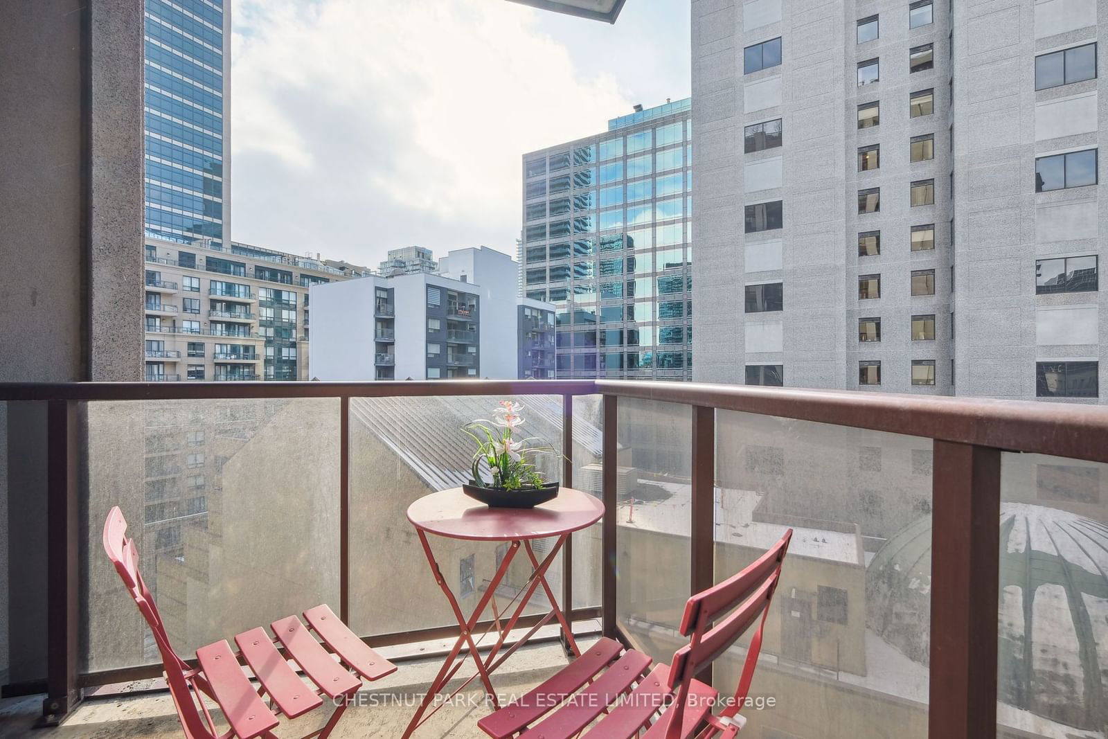 85 Bloor St E, unit 1014 for sale