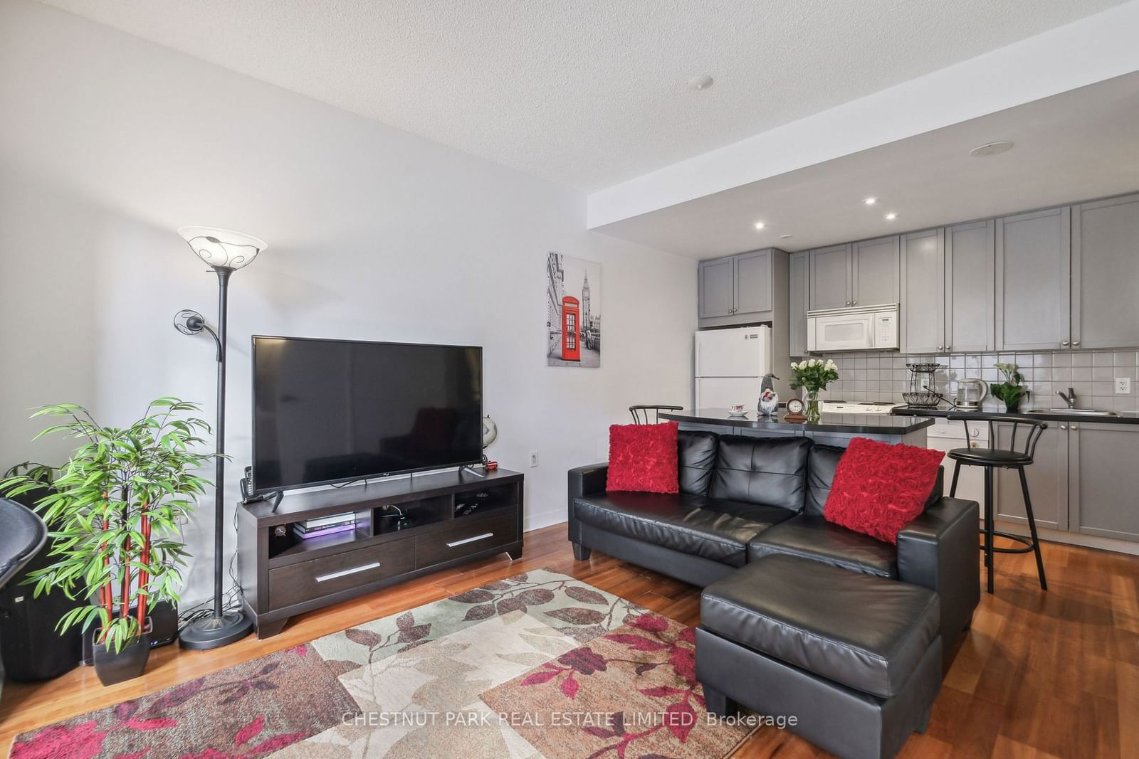 85 Bloor St E, unit 1014 for sale