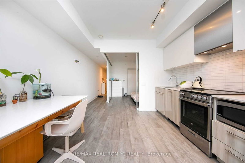 251 Jarvis St, unit 832 for sale