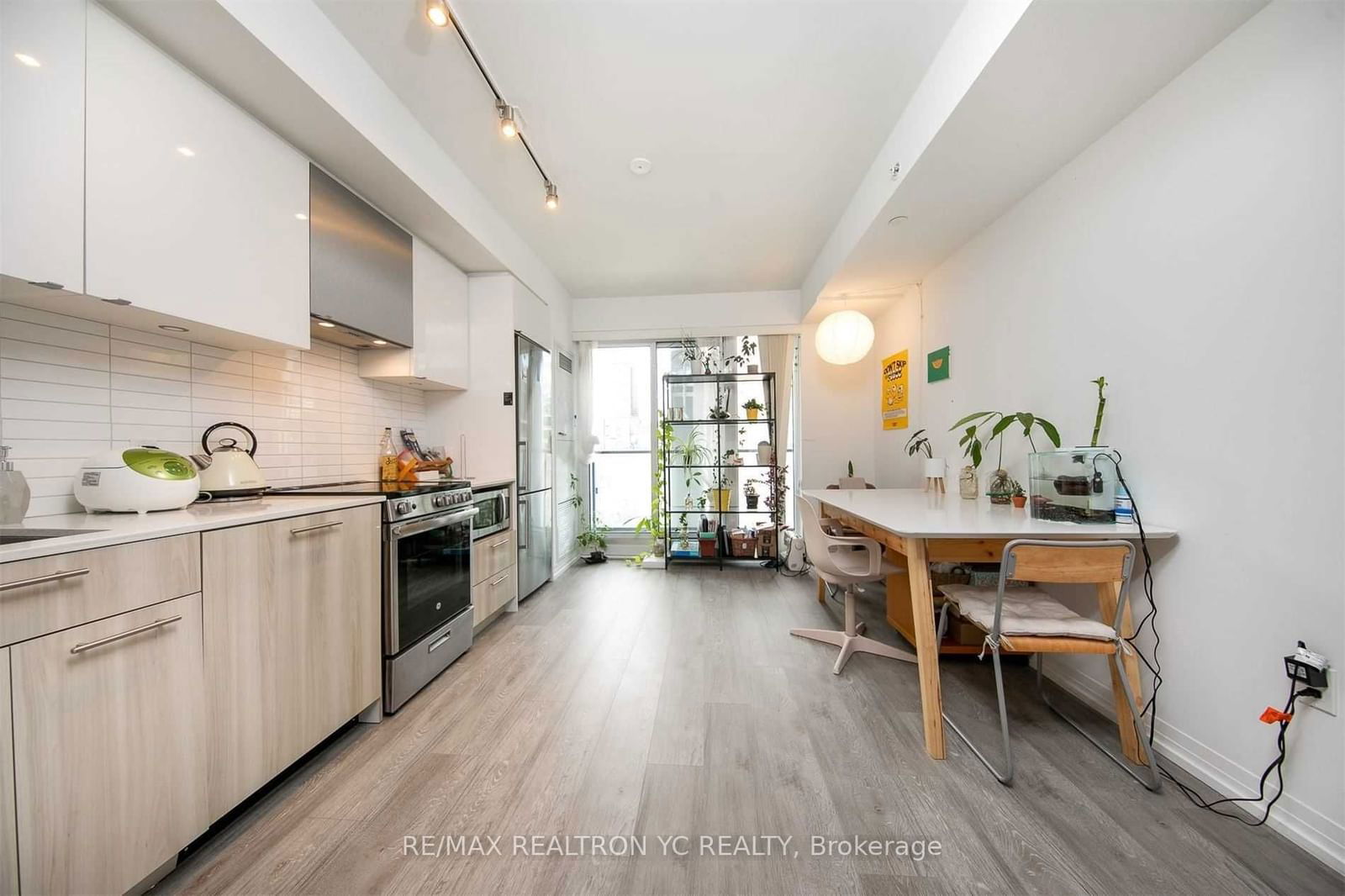 251 Jarvis St, unit 832 for sale