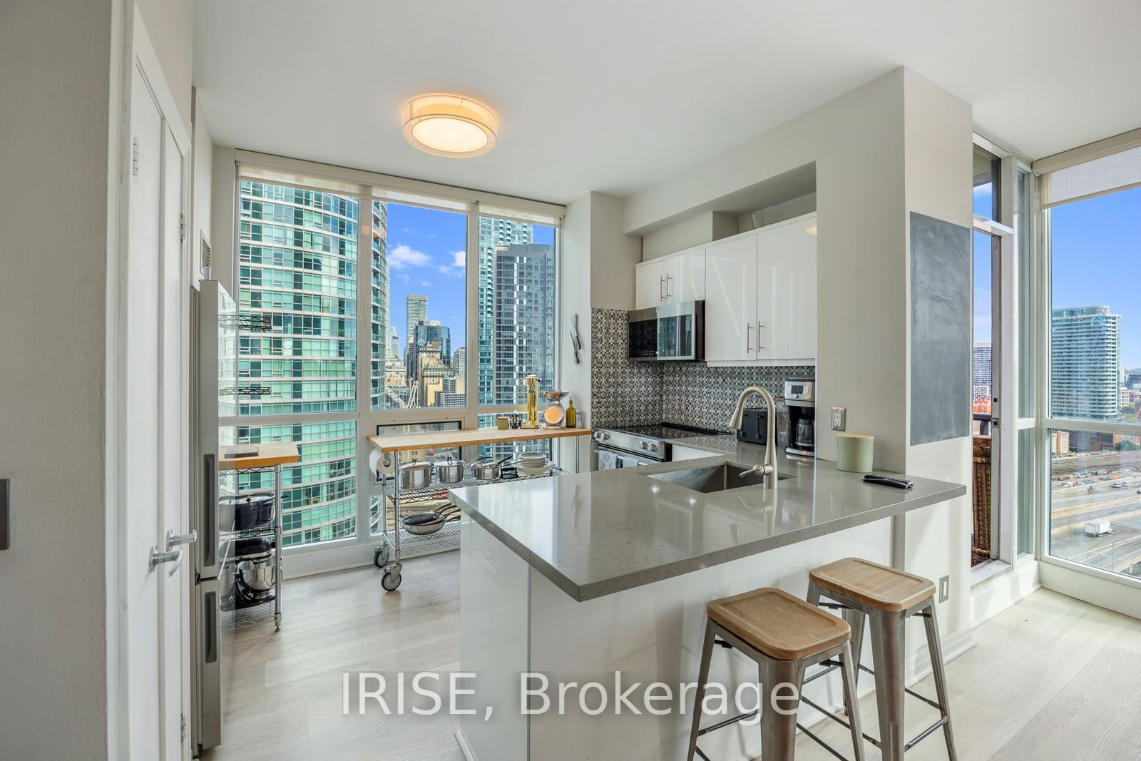 16 Yonge St, unit 2205 for sale