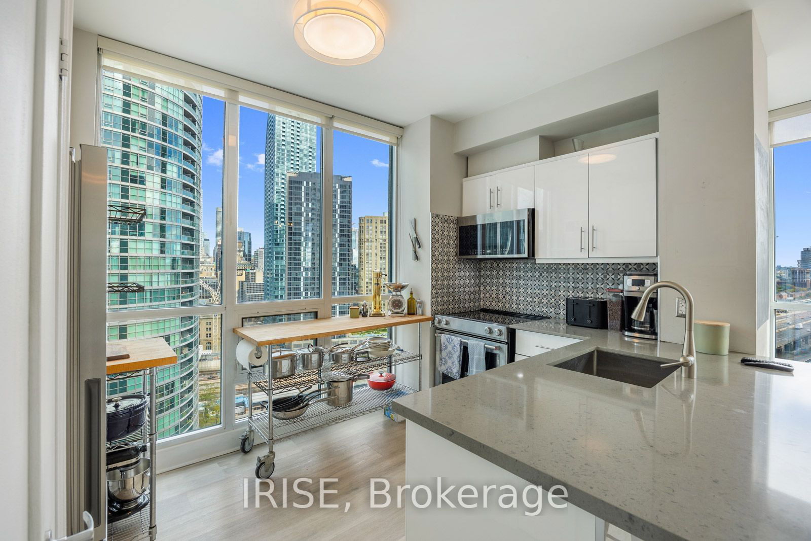 16 Yonge St, unit 2205 for sale