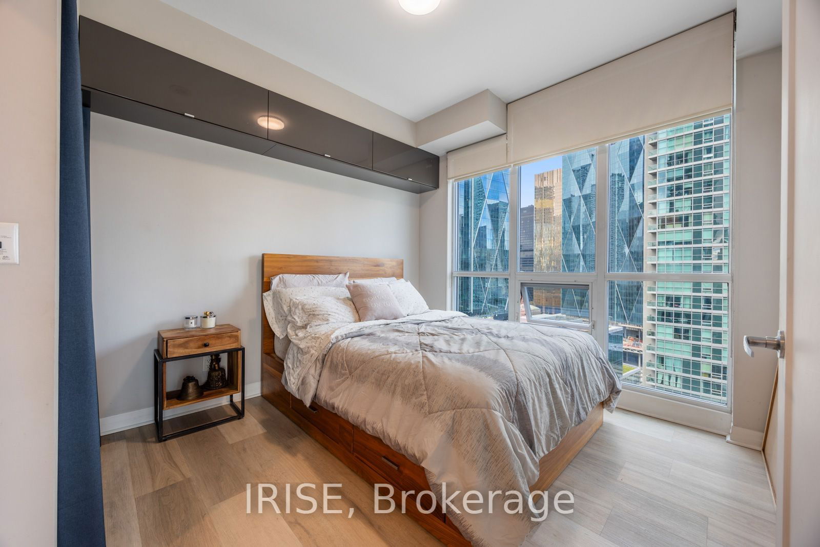 16 Yonge St, unit 2205 for sale