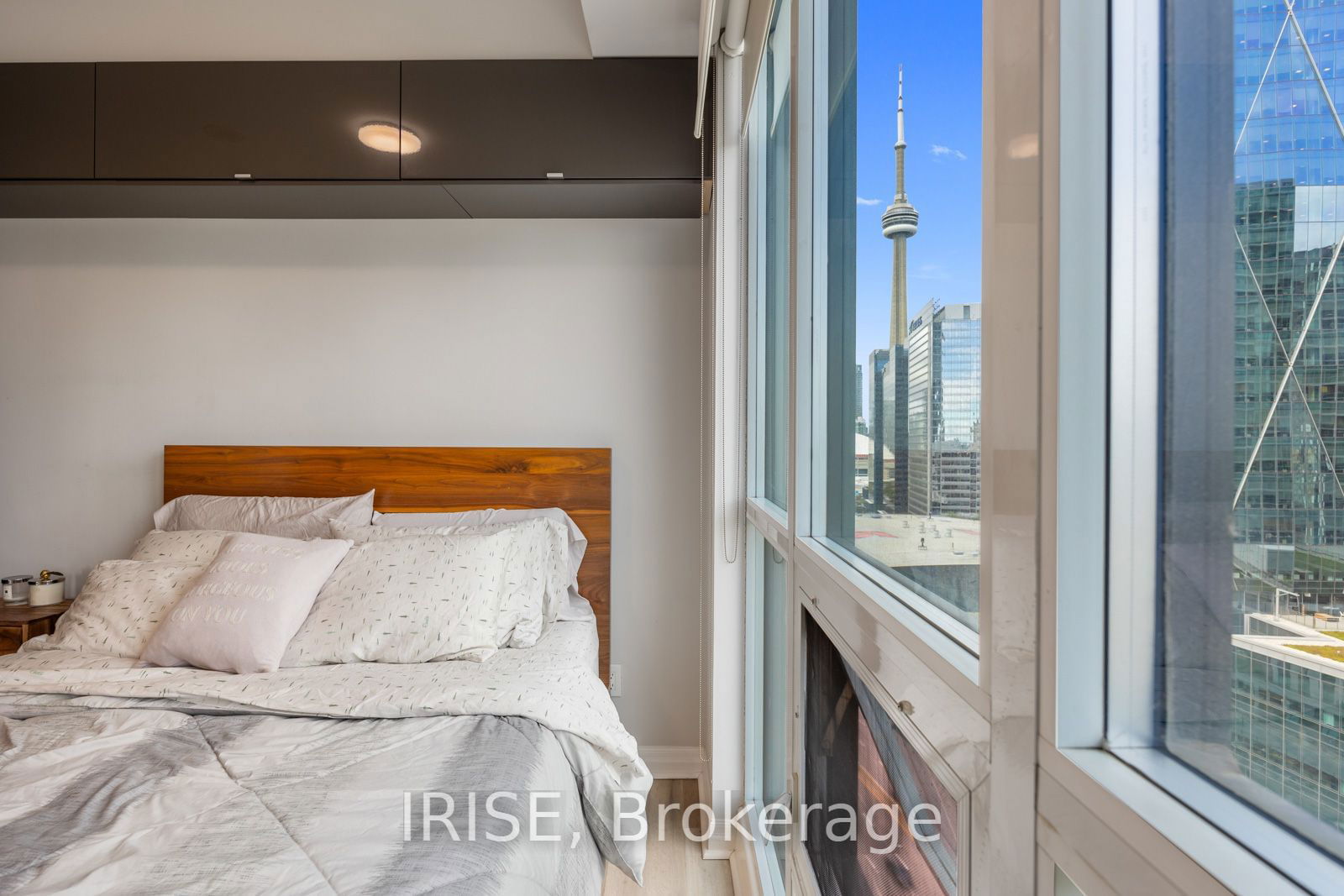 16 Yonge St, unit 2205 for sale