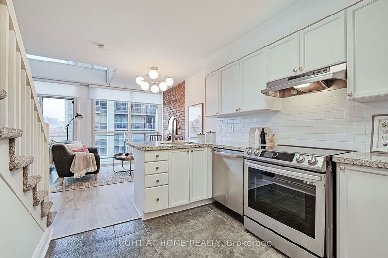 1029 King St W, unit 809 for sale