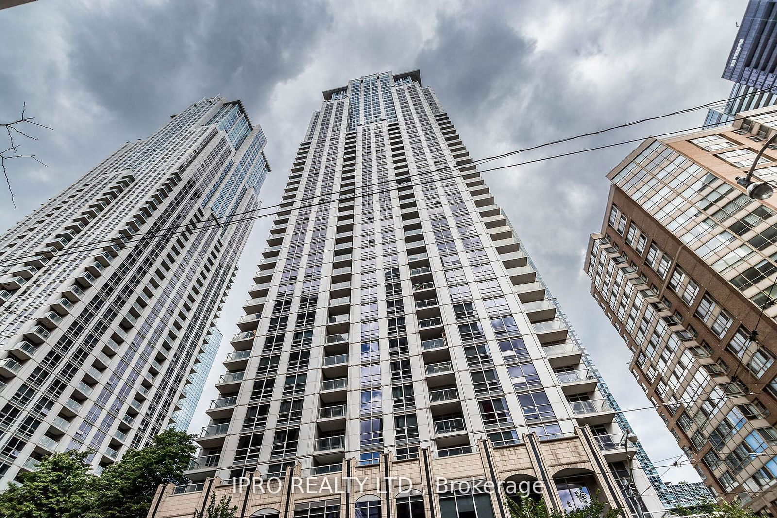 761 Bay St, unit 2401 for sale