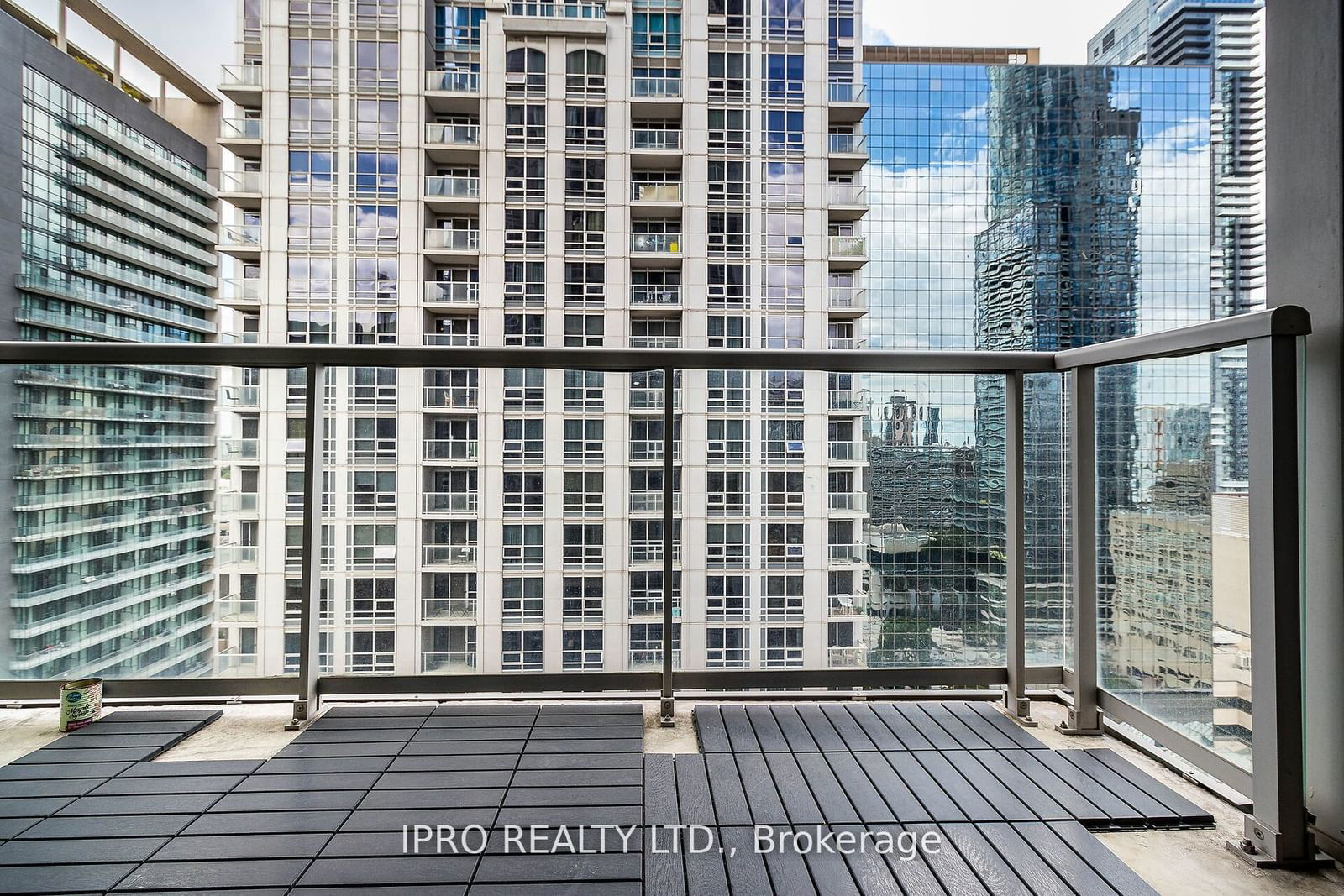 761 Bay St, unit 2401 for sale