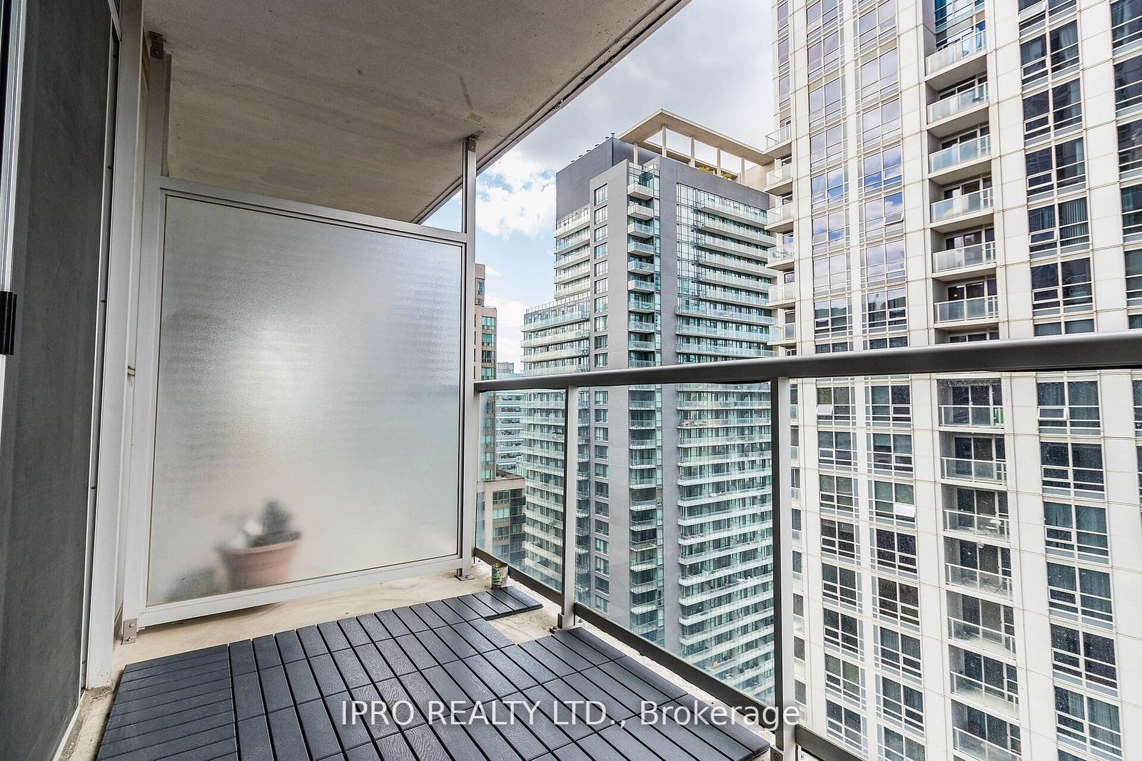 761 Bay St, unit 2401 for sale