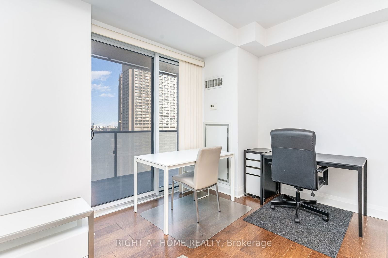 1080 Bay St, unit 3308 for sale