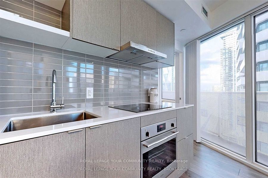 100 HARBOUR St, unit 2407 for sale