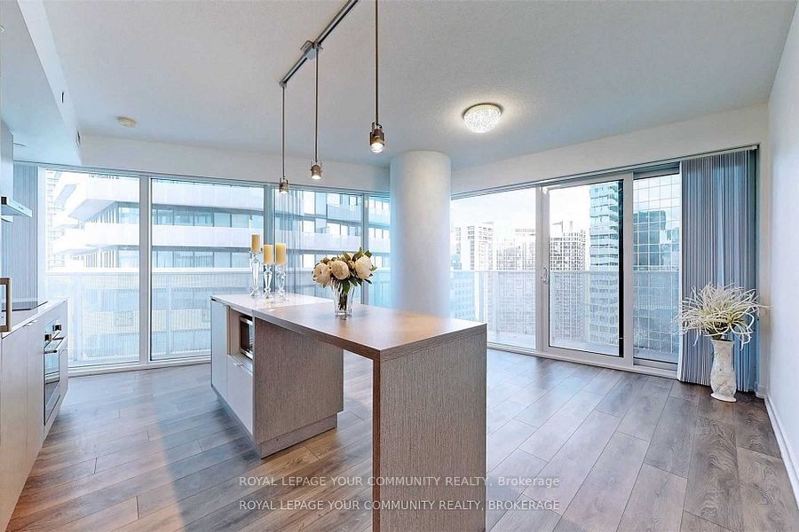 100 HARBOUR St, unit 2407 for sale