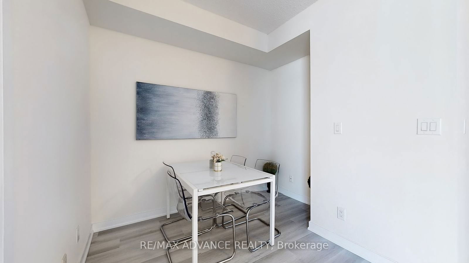 18 Harbour St, unit 3307 for rent