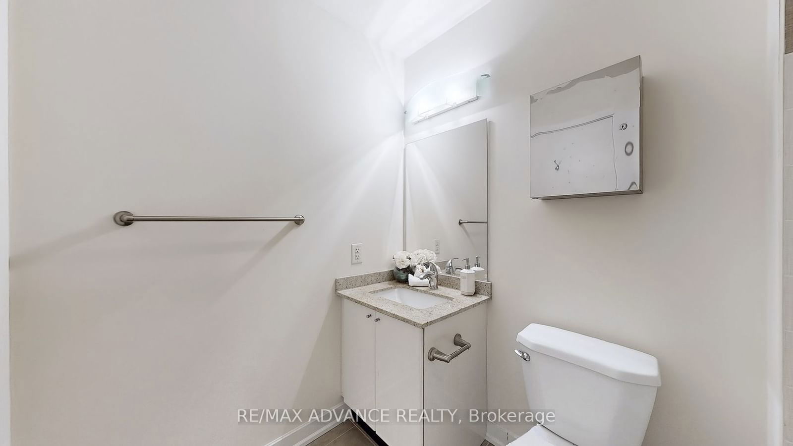 18 Harbour St, unit 3307 for rent