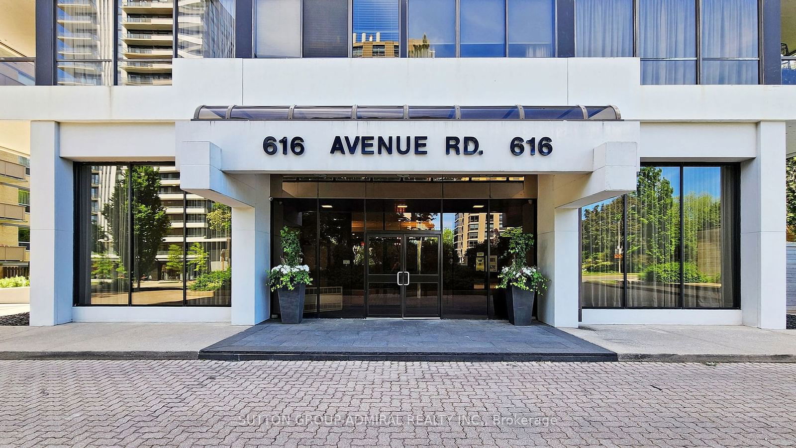 616 Avenue Rd, unit 602 for sale