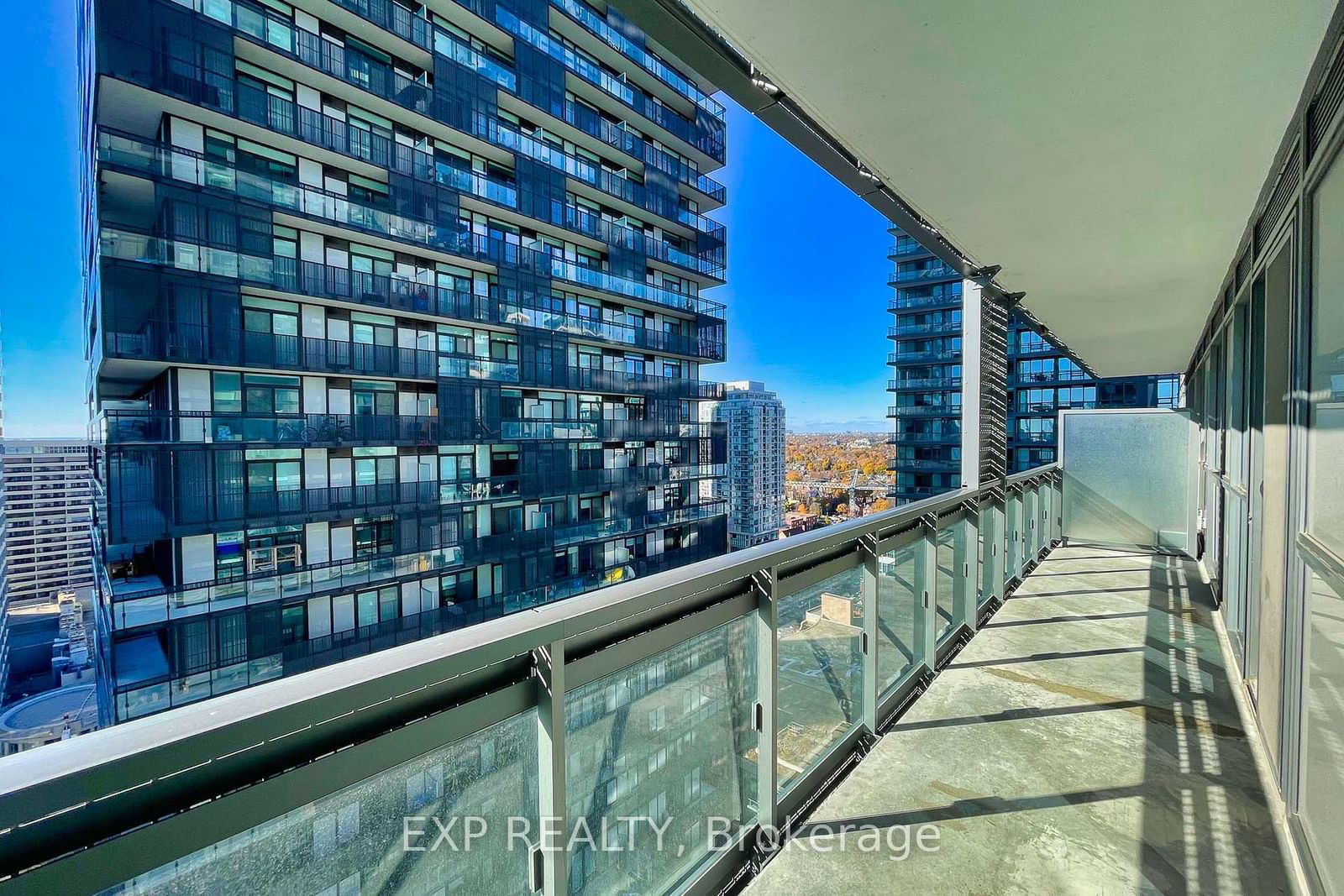 39 Roehampton Ave, unit 2006 for sale