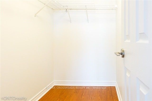 23 Hollywood Ave, unit 3106 for rent