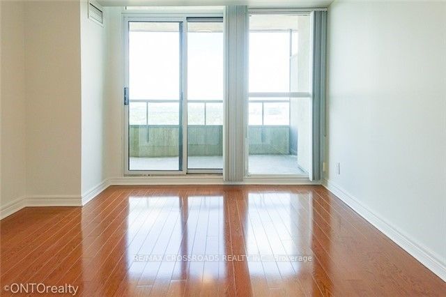 23 Hollywood Ave, unit 3106 for rent