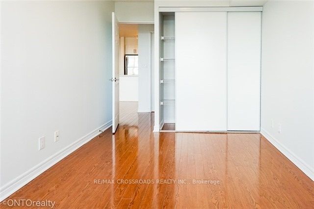 23 Hollywood Ave, unit 3106 for rent