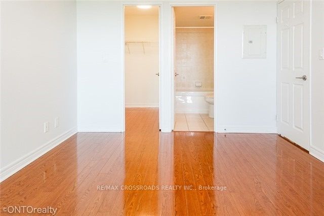 23 Hollywood Ave, unit 3106 for rent