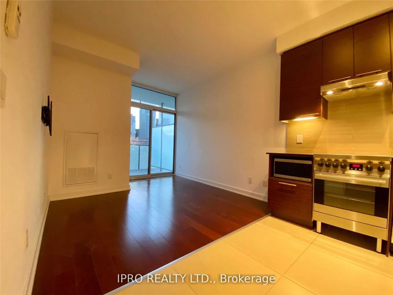 1 Market St, unit 1302 for rent