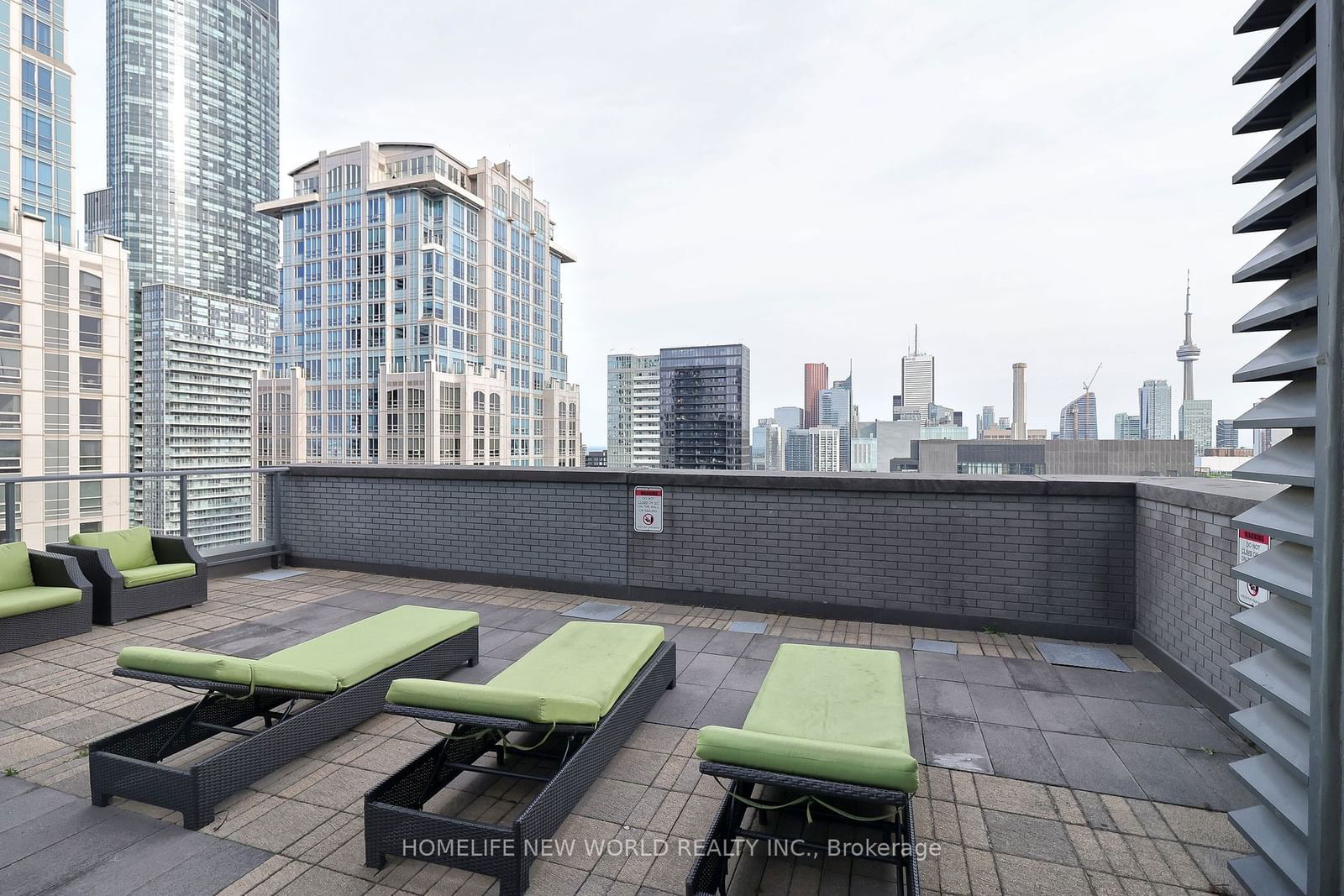 770 Bay St, unit 1613 for rent