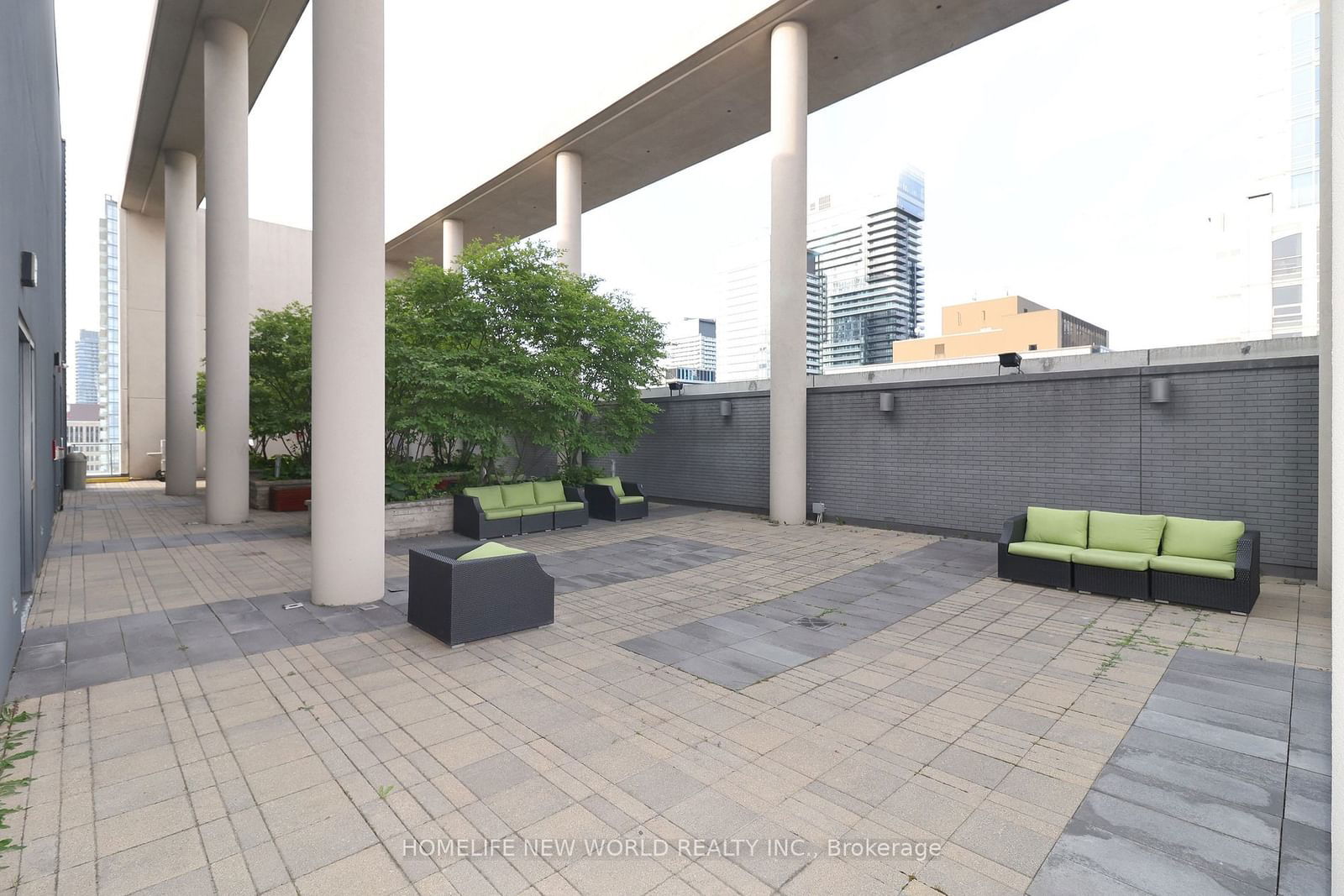 770 Bay St, unit 1613 for rent