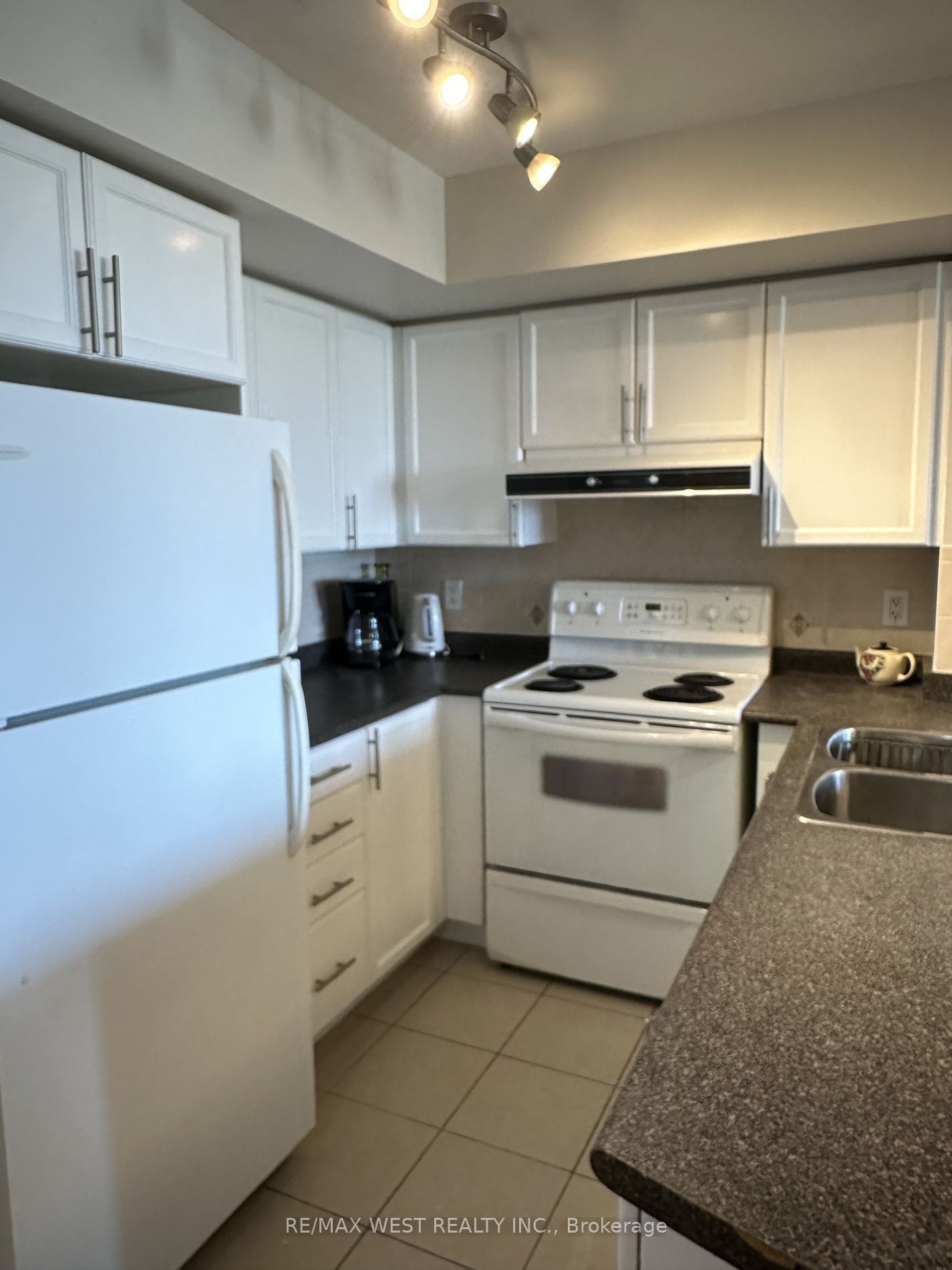 17 Barberry Pl, unit 2015 for rent