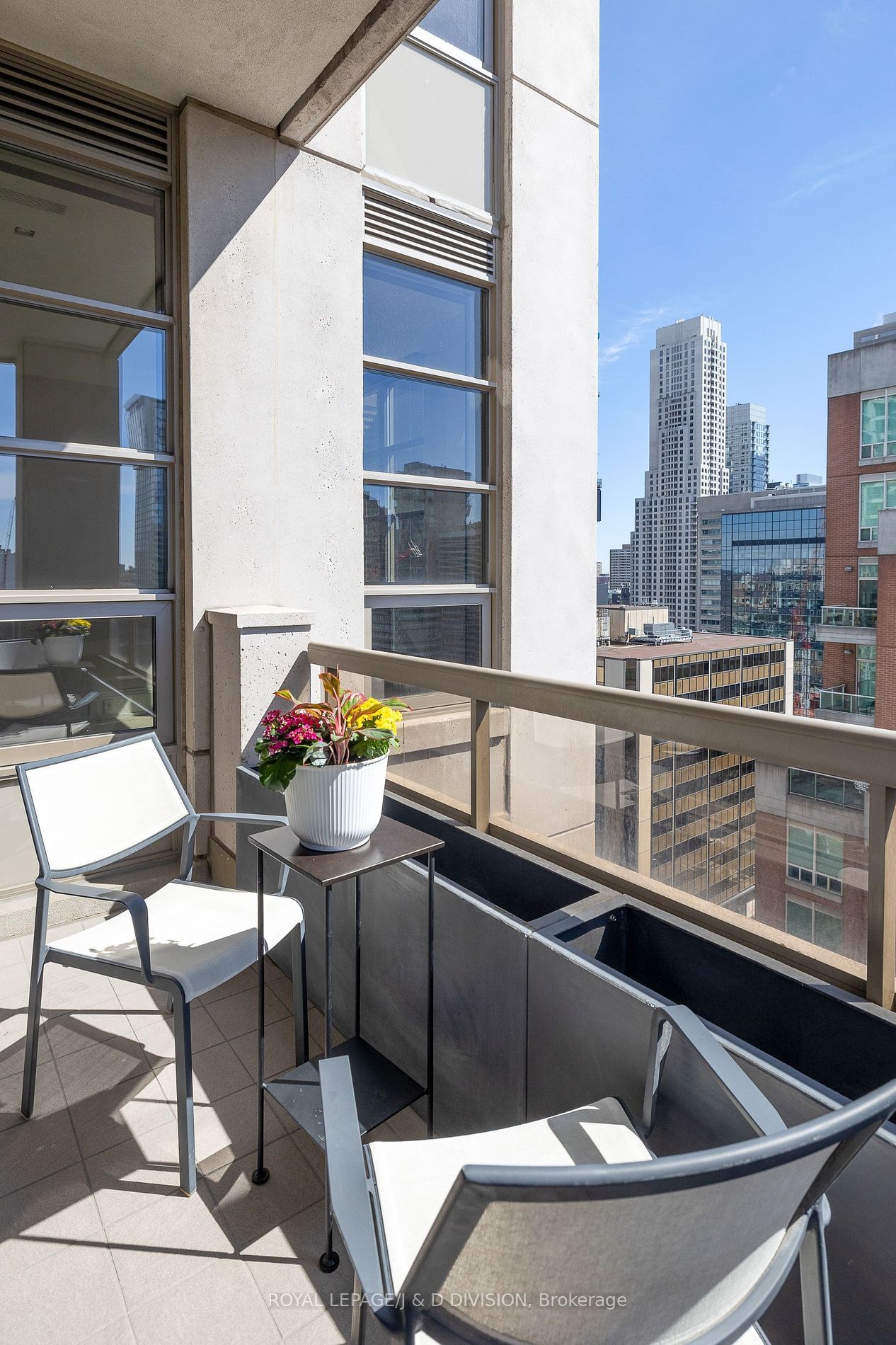 68 Yorkville Ave, unit 1601 for sale