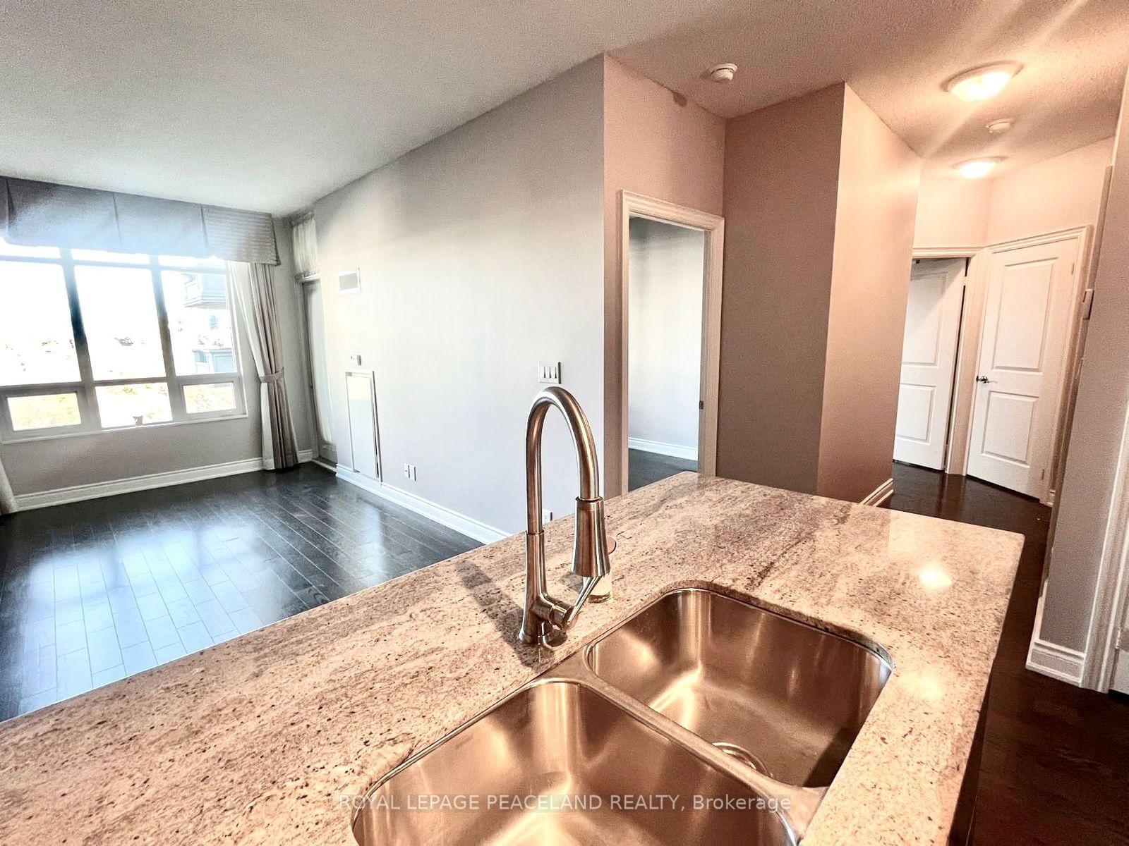 10 Bloorview Pl, unit 1117 for rent