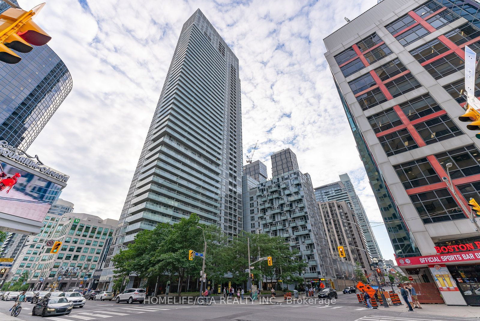 300 Front St W, unit 2602 for rent