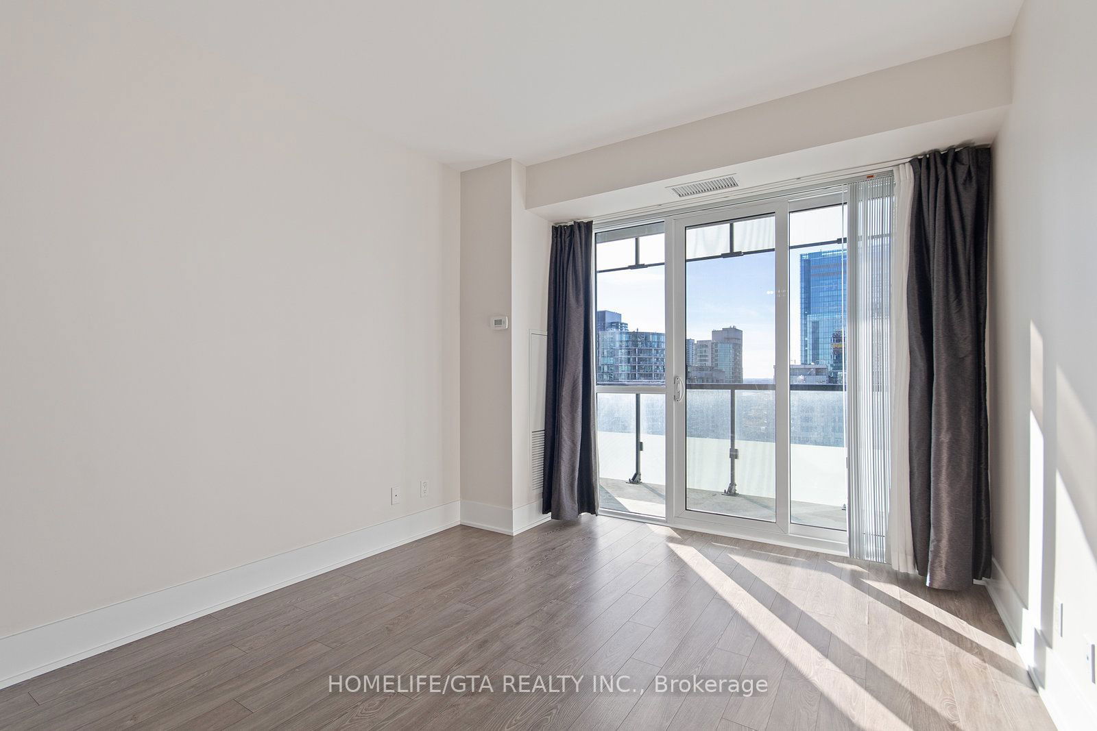 300 Front St W, unit 2602 for rent