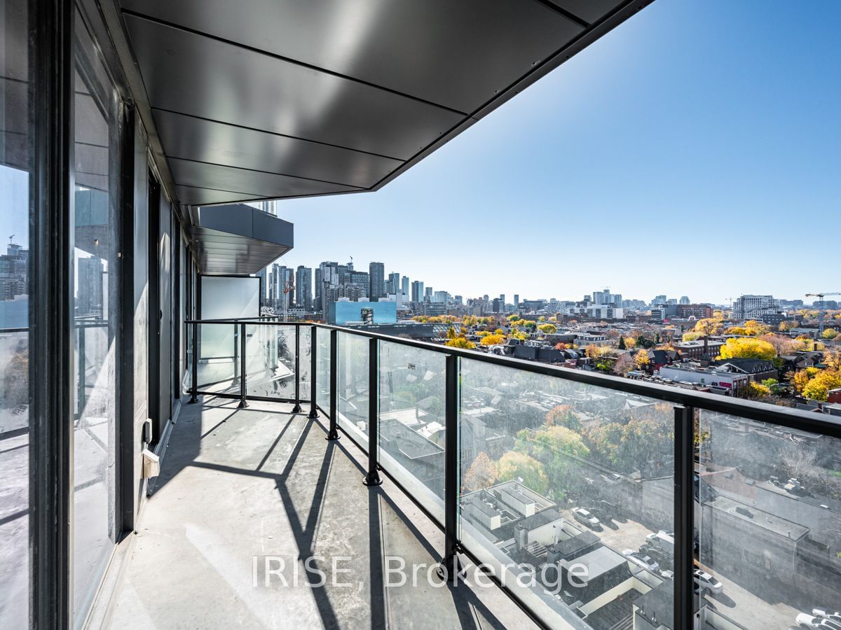 195 McCaul St, unit 1101 for rent