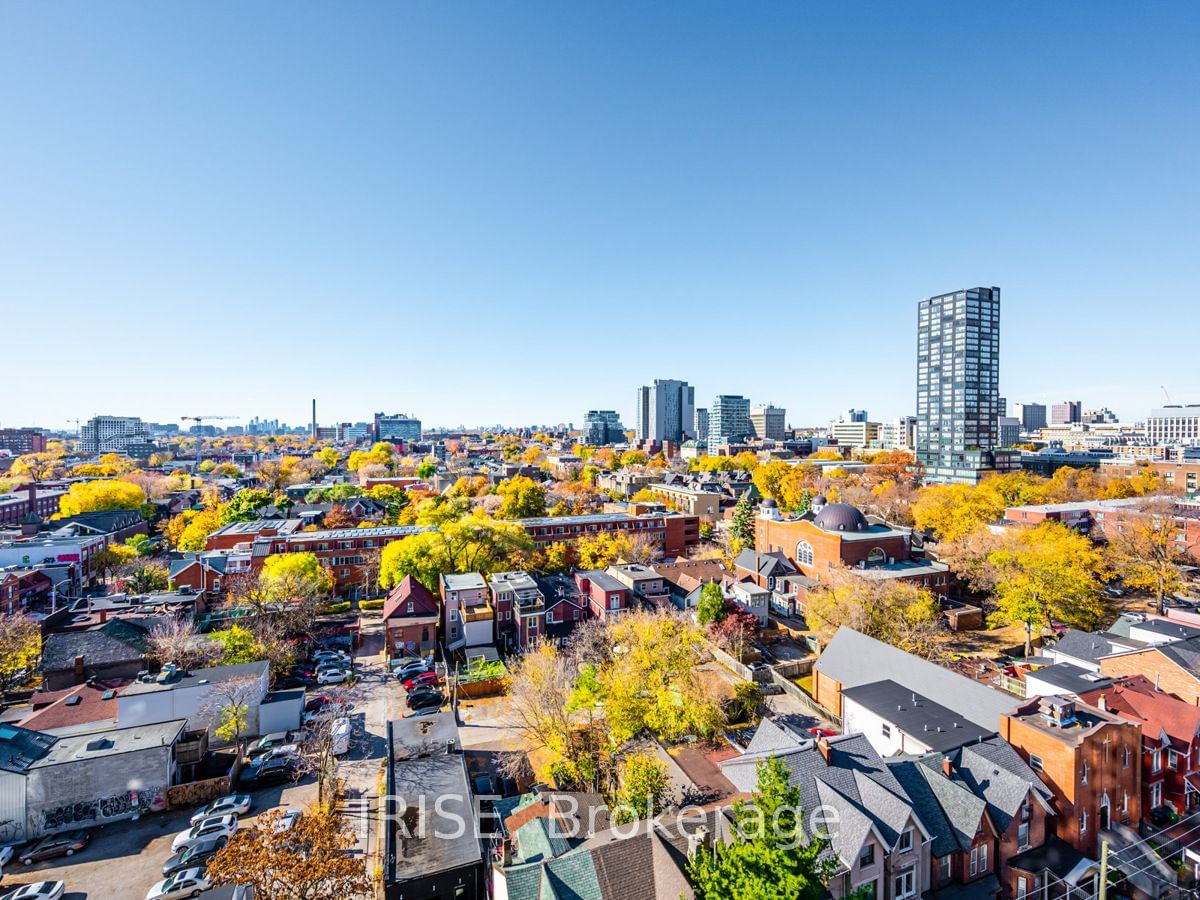 195 McCaul St, unit 1101 for rent