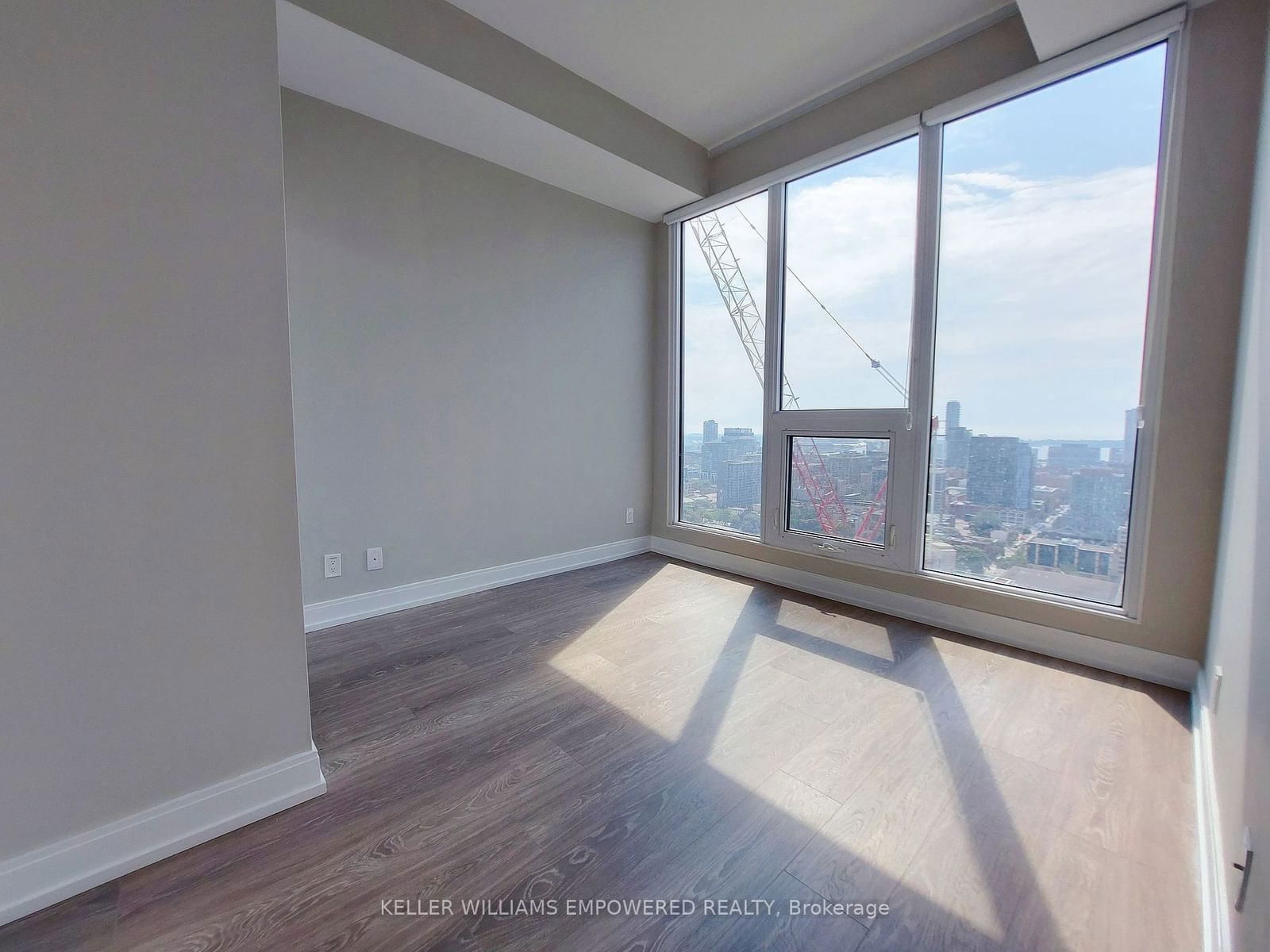 181 Dundas St E, unit 3008 for rent