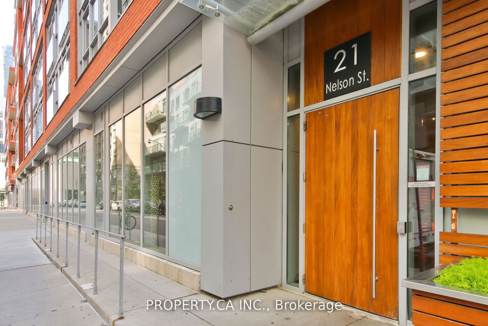 21 Nelson St, unit UPH19 for rent