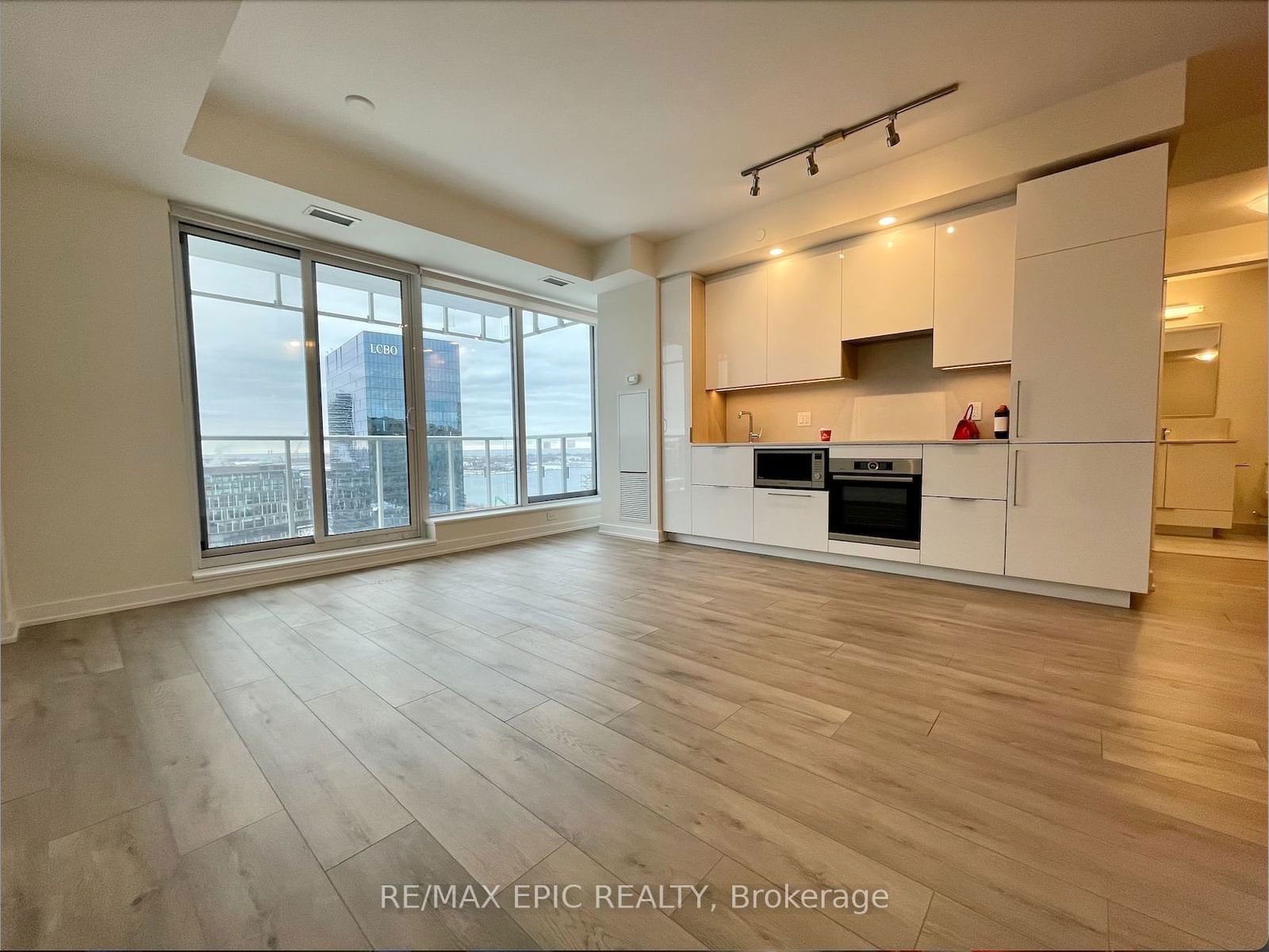 28 Freeland St, unit 2308 for rent