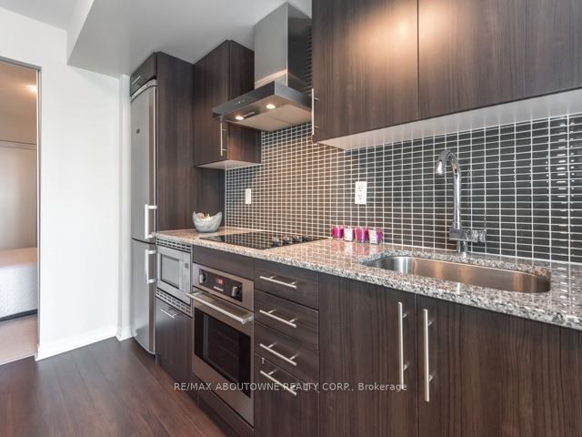 352 Front St W, unit 603 for rent