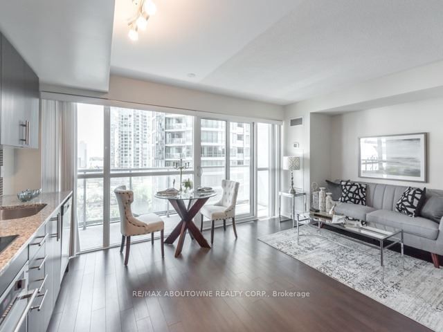 352 Front St W, unit 603 for rent