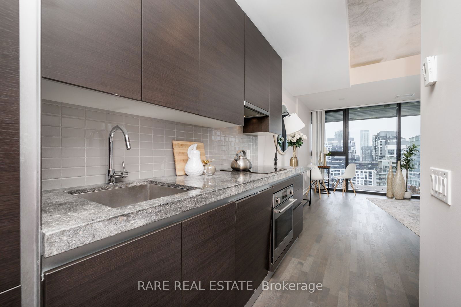 629 King St W, unit 1307 for sale